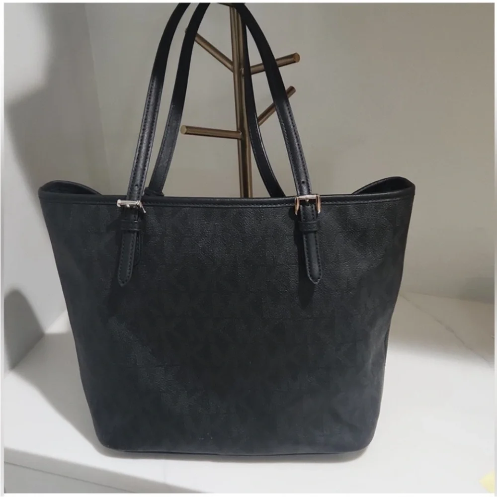 Michael Kors Jet Set TZ Snap Pocket Tote MK Signature Black EUC